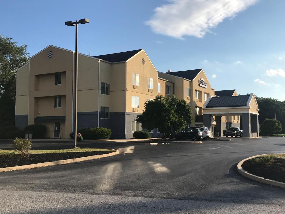 Hotel Baymont By Wyndham Chambersburg Exterior foto