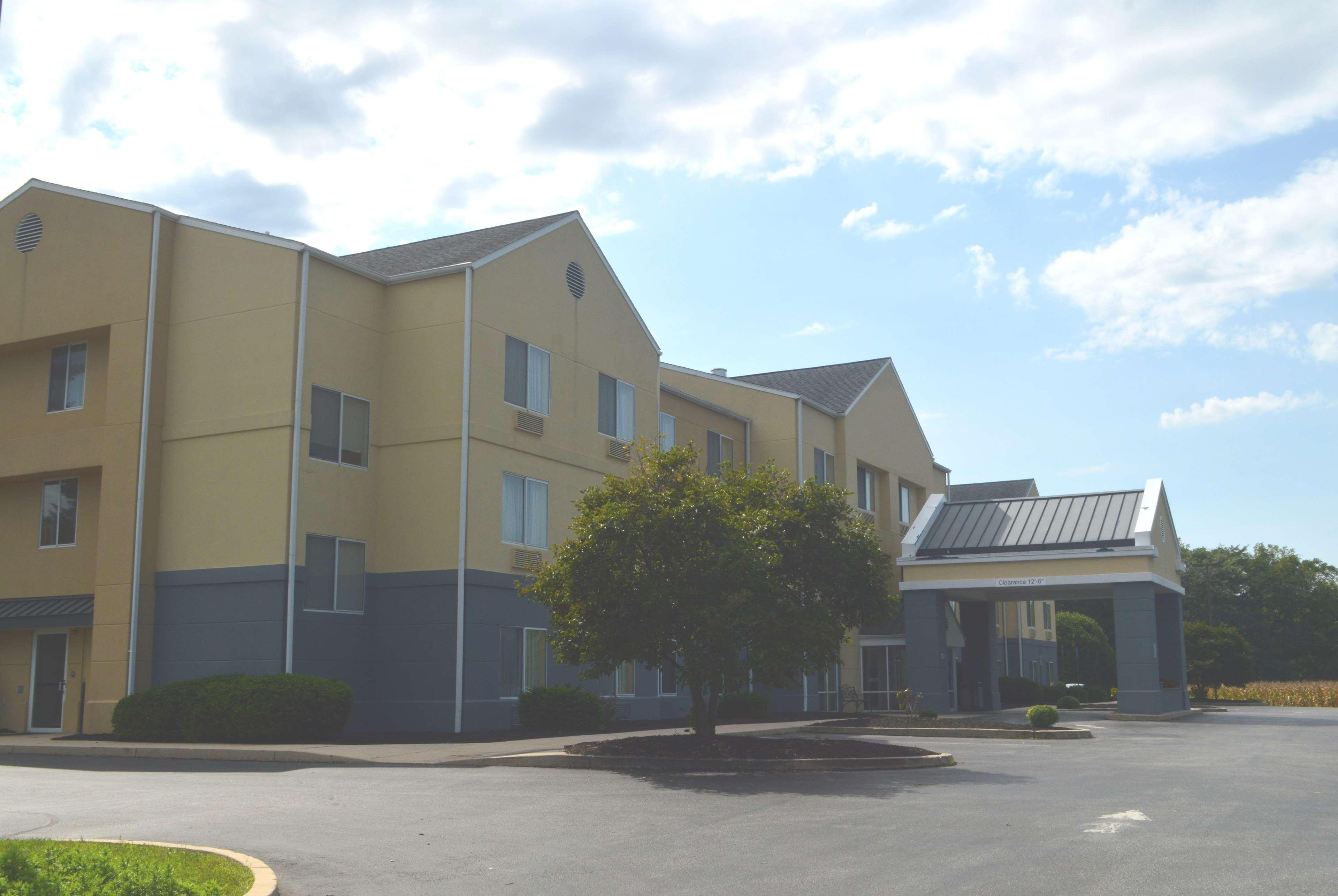 Hotel Baymont By Wyndham Chambersburg Exterior foto