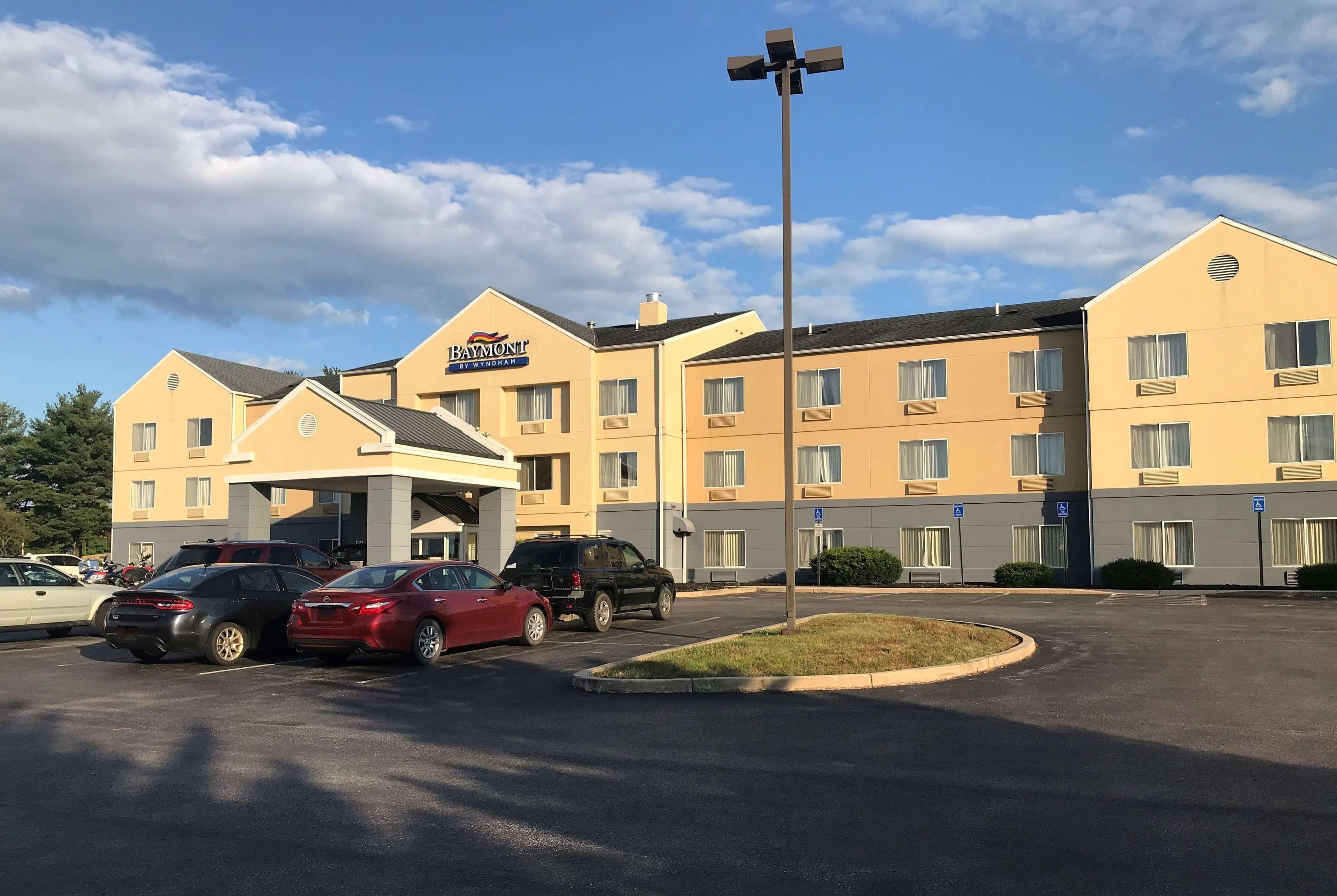 Hotel Baymont By Wyndham Chambersburg Exterior foto